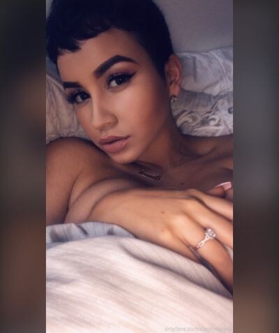 Steph Murves Photo #13