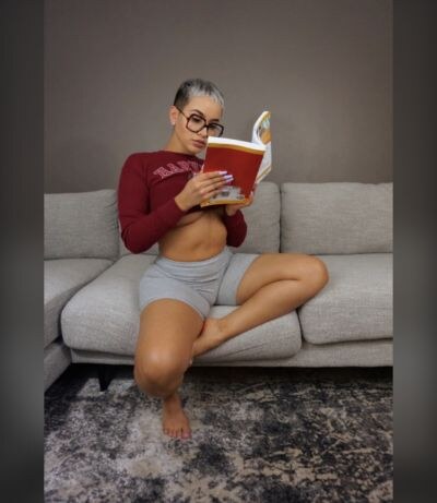 Steph Murves Photo #18