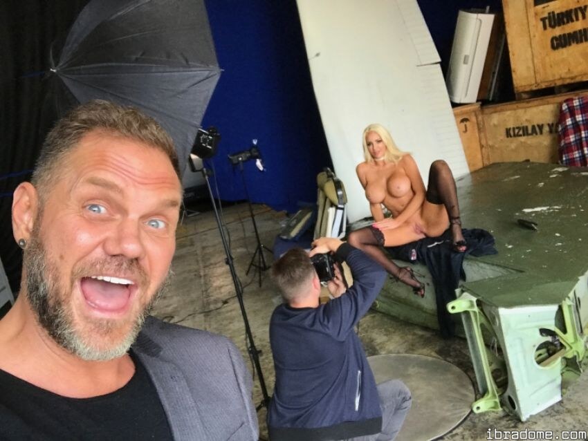 Nicolette Shea Photo #64