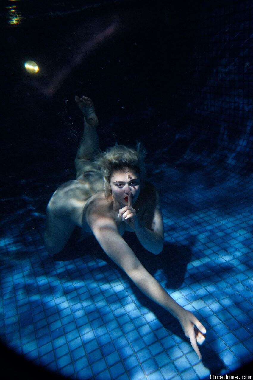 Stefania Ferrario Photo #125