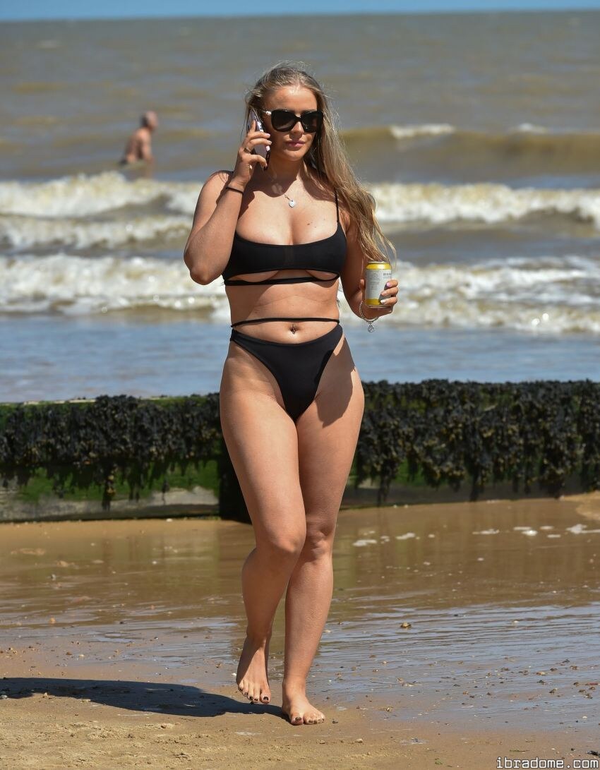 Megan Clark Photo #10