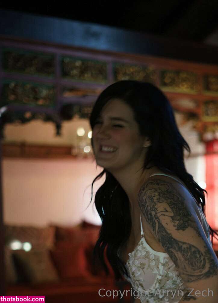 Arryn Zech Photo #30