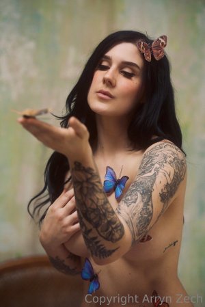 Arryn Zech Photo #92