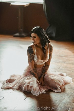 Arryn Zech Photo #97