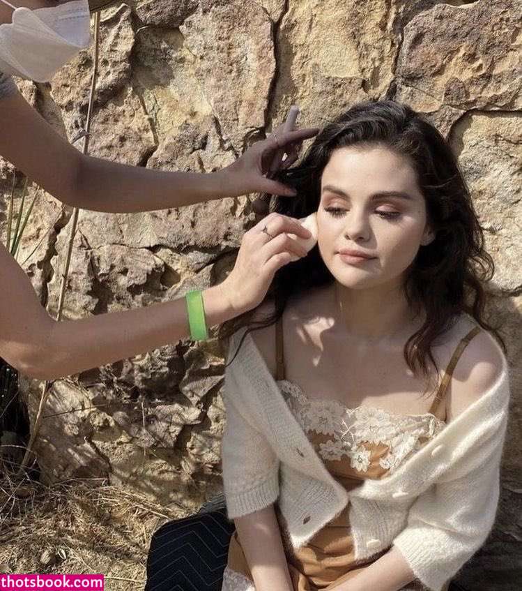Selena Gomez Photo #33