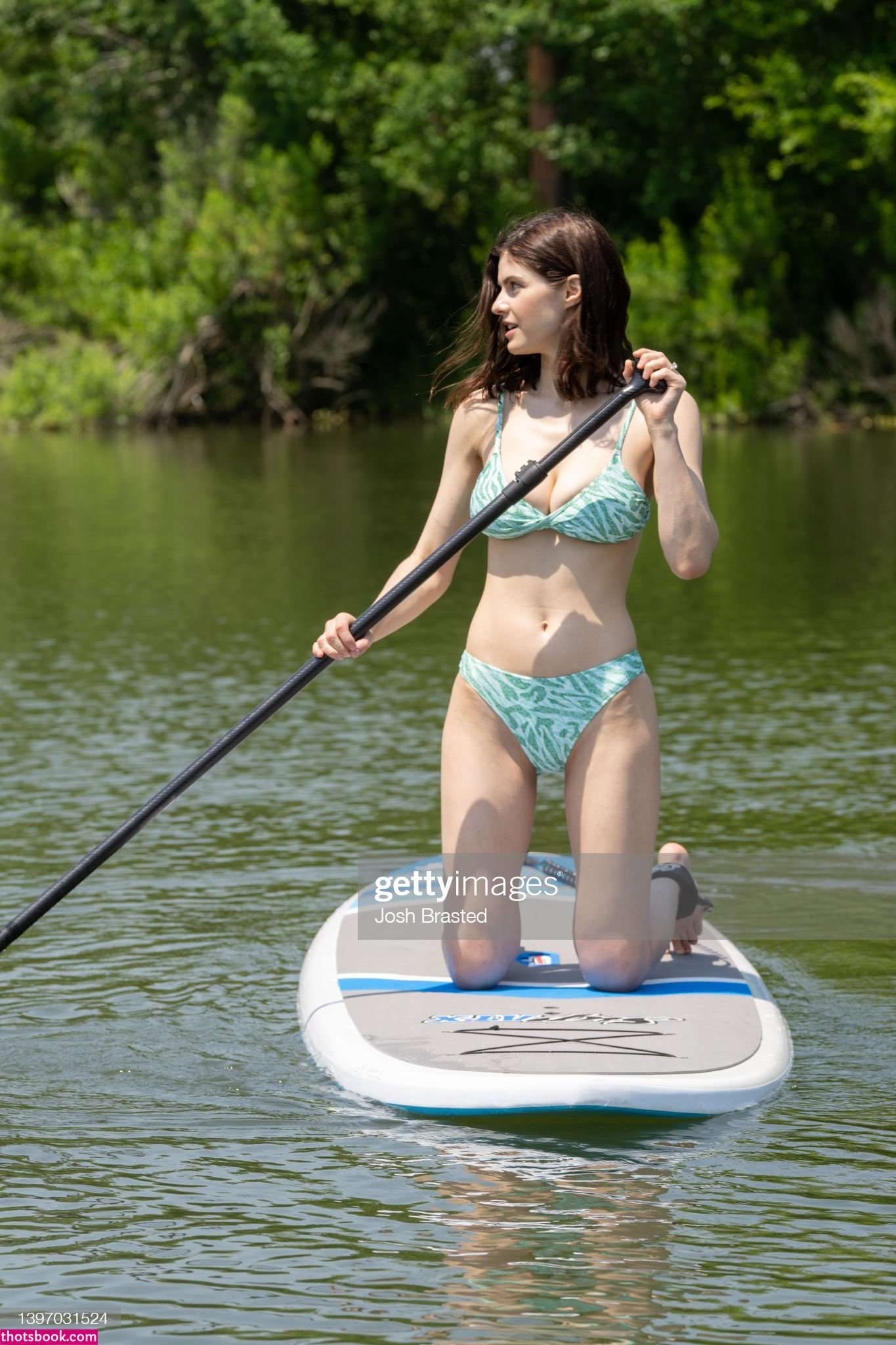 Alexandra Daddario Photo #17