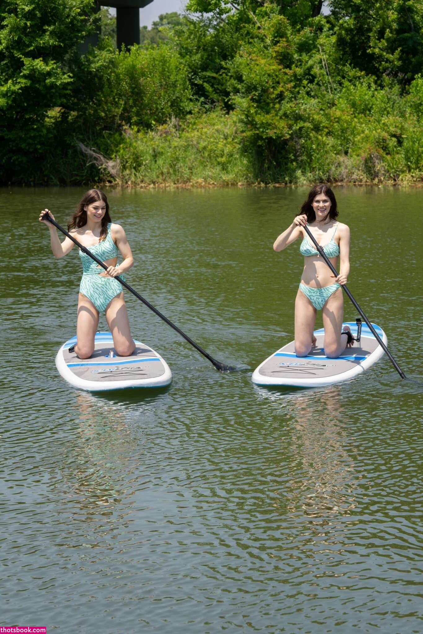 Alexandra Daddario Photo #36