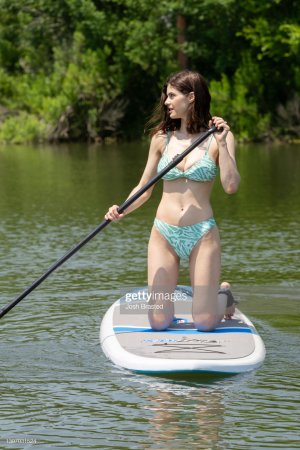 Alexandra Daddario Photo #17