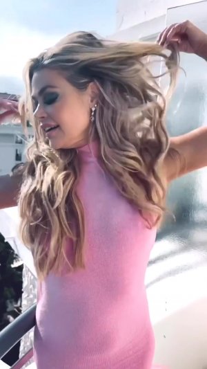 Denise Richards Photo #3