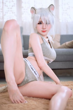 Sally Dorasnow Photo #17