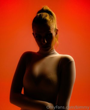 Barbara Dunkelman Photo #115