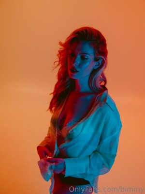 Barbara Dunkelman Photo #121