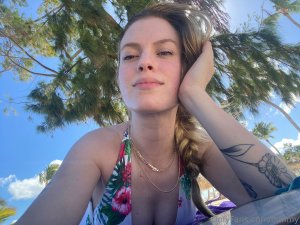 Barbara Dunkelman Photo #170