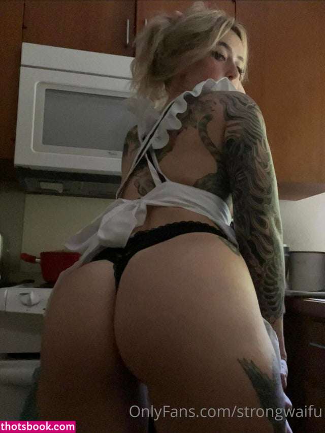 Strongwaifu Photo #31
