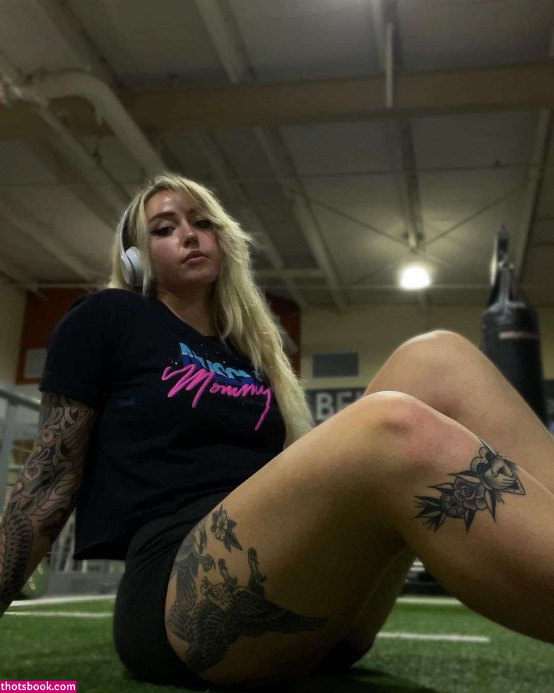 Strongwaifu Photo #61