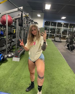 Strongwaifu Photo #62