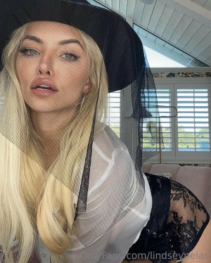 Lindsey Pelas Photo #645