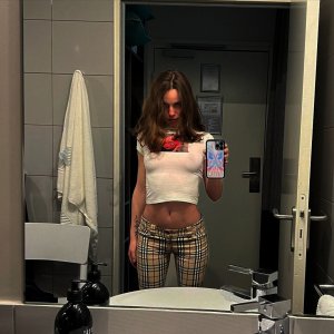 Maryana Ro Photo #17