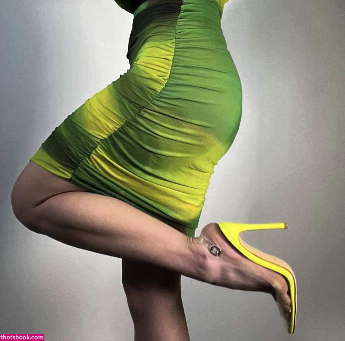 Maryana Ro Photo #22