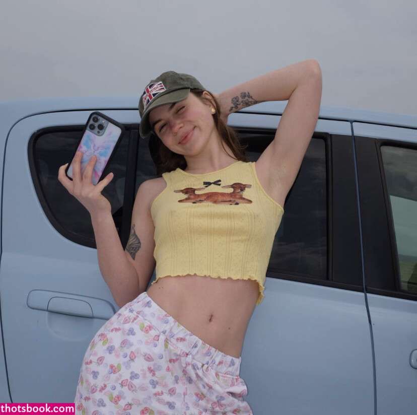 Maryana Ro Photo #25