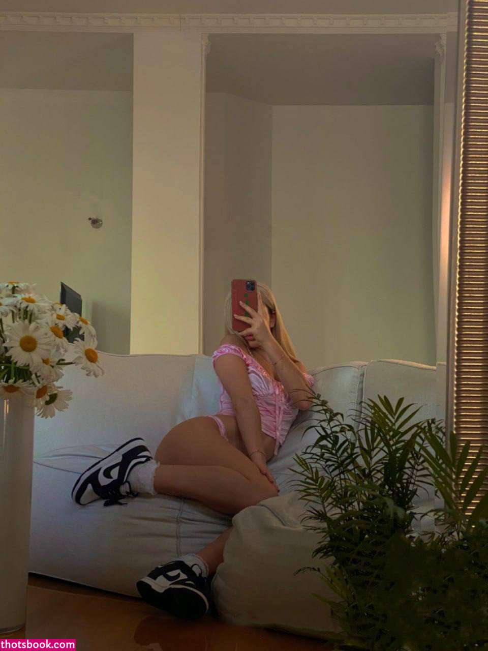 Maryana Ro Photo #34