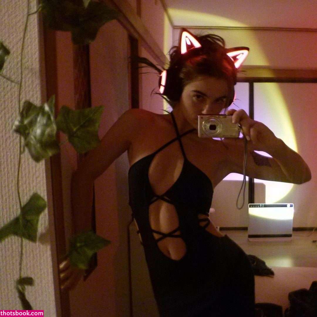 Maryana Ro Photo #43