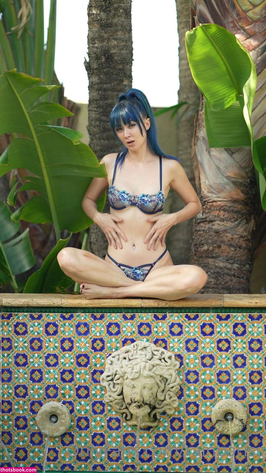 parisbush Photo #138