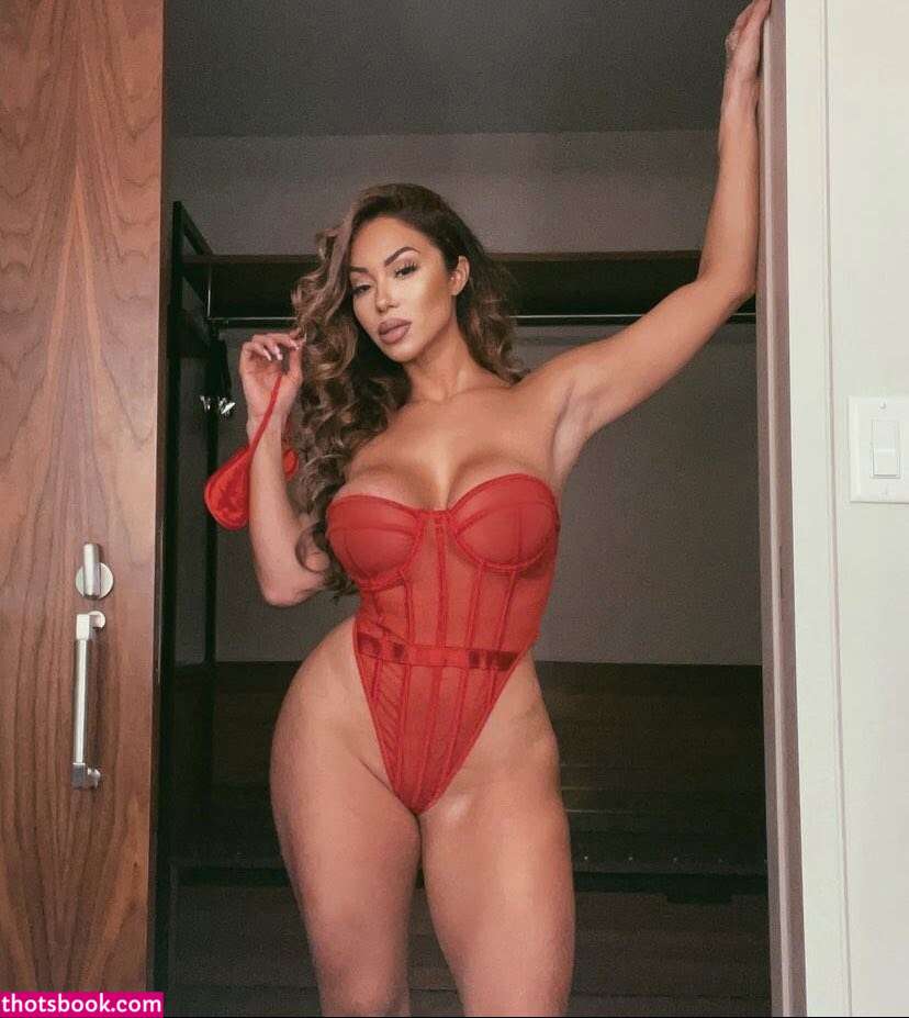 Shantel Tinajero Photo #22