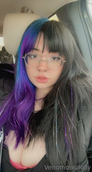 Venomous Dolly Photo #4