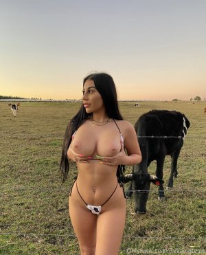 Mikaela Testa Photo #195