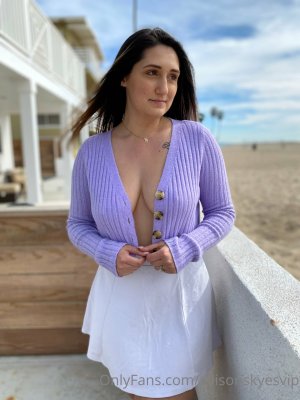 Allison Skyes Photo #17