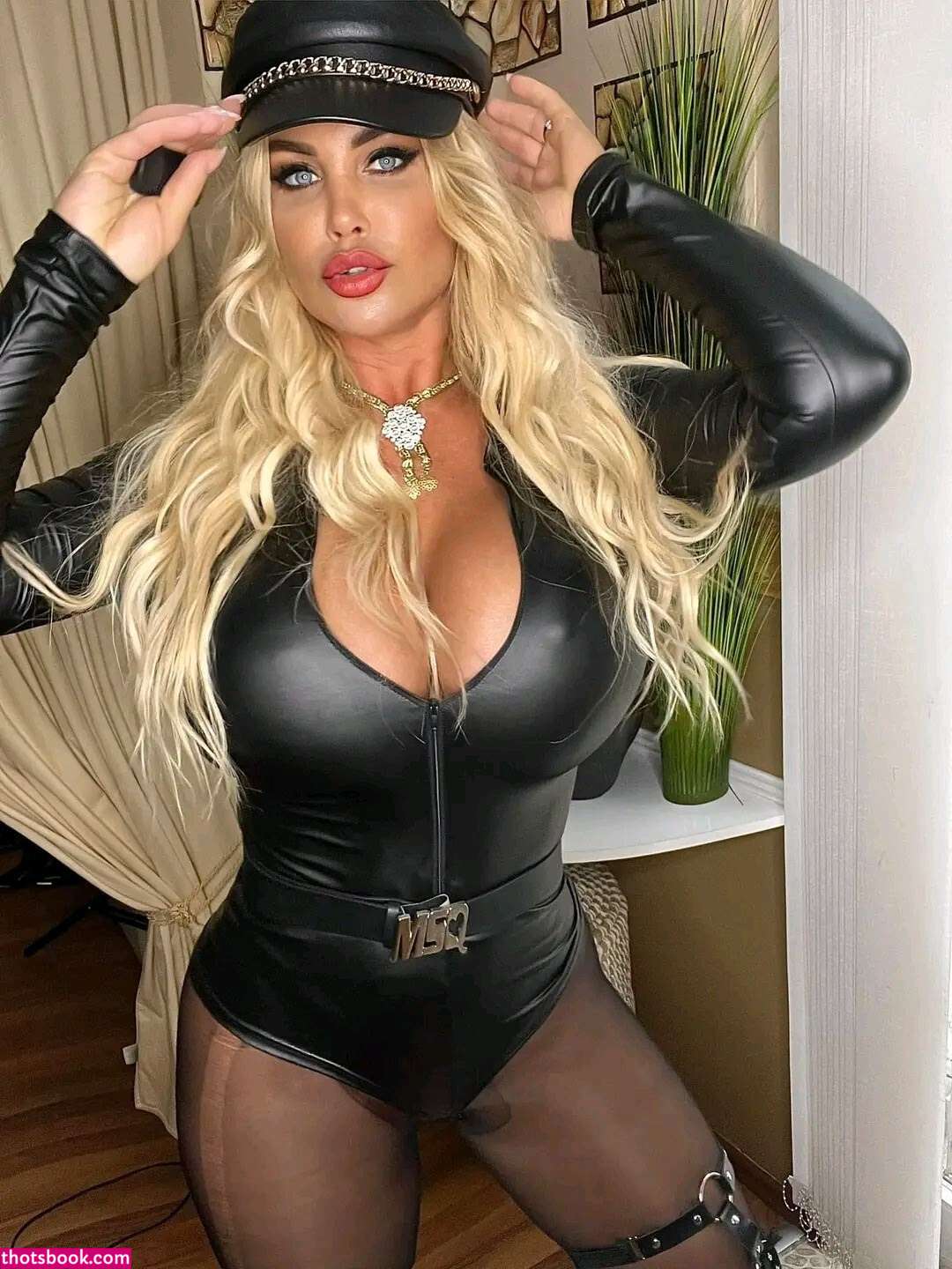 Mandity Izabella Photo #38