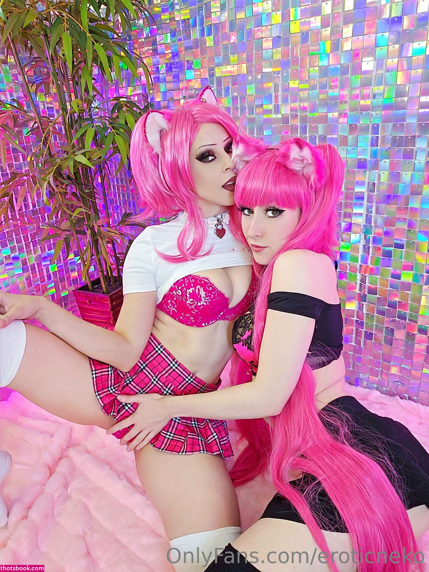 Eroticneko Photo #270