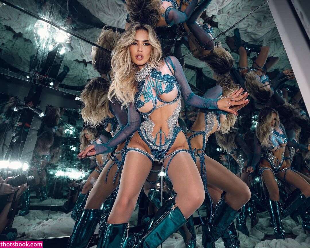 Elena Kamperi Photo #367