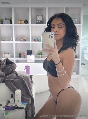 Malu Trevejo Photo #853