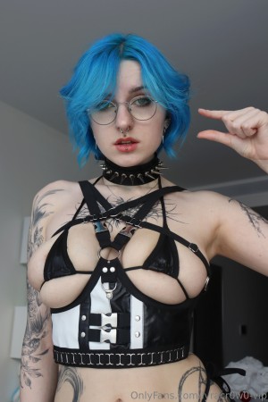 Lyra Crow Photo #419