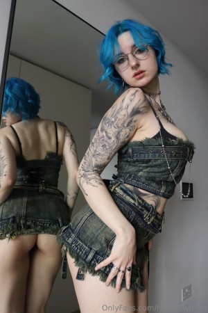 Lyra Crow Photo #462