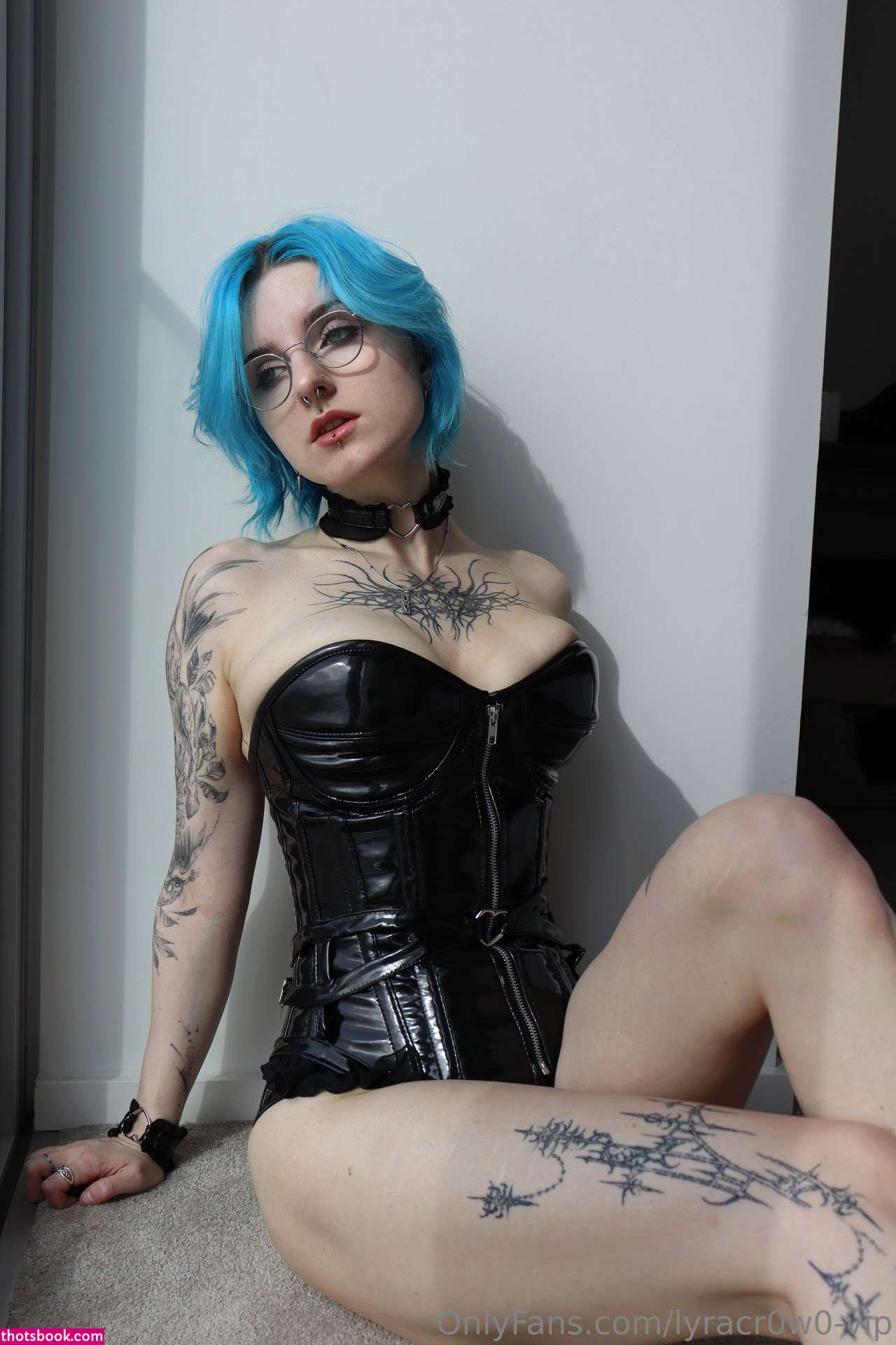 Lyra Crow Photo #503