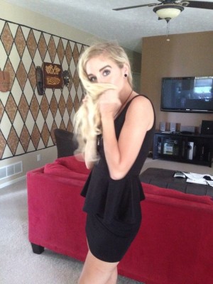 Naomi Woods Photo #65