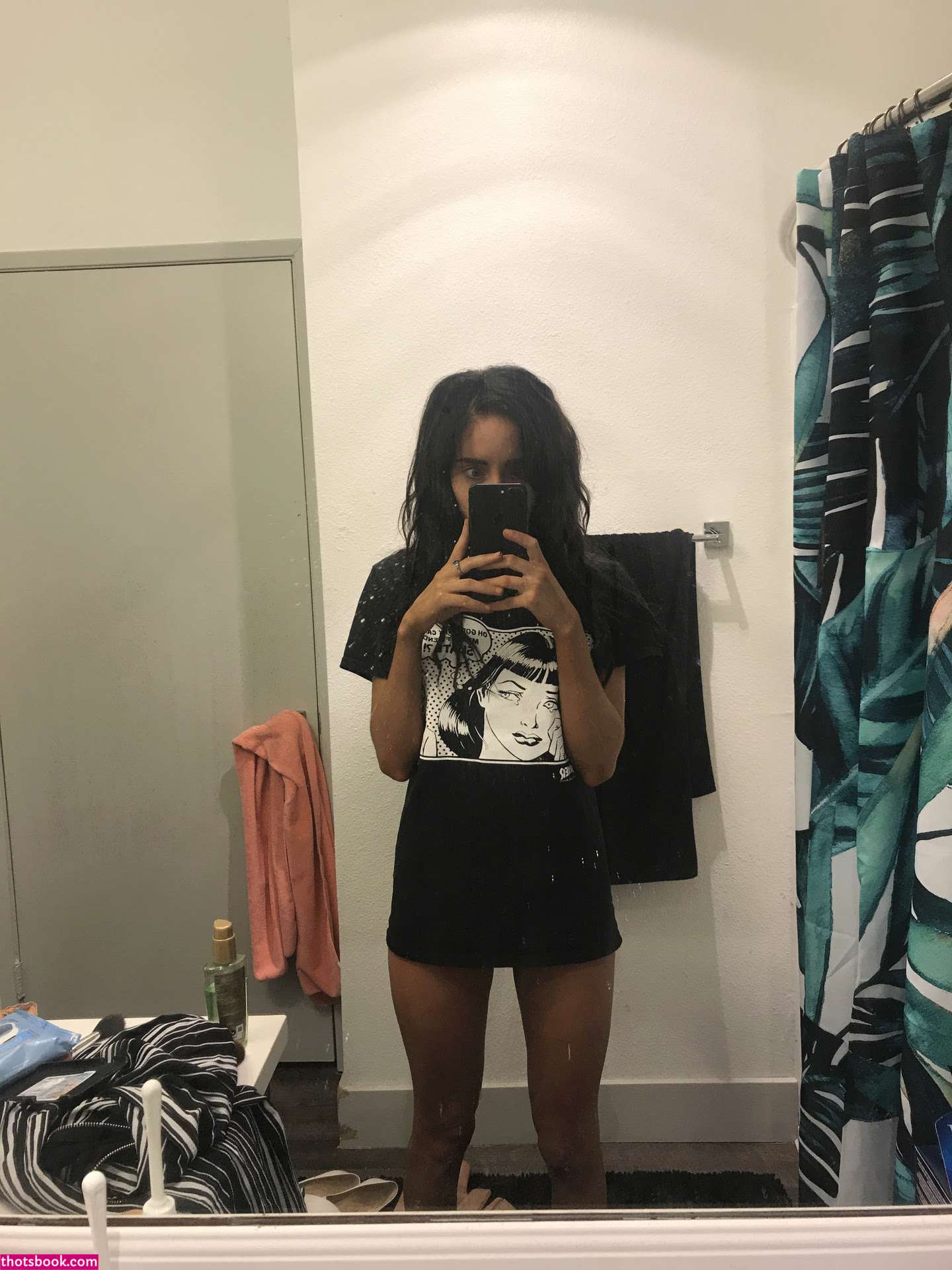 Naomi Woods Photo #85