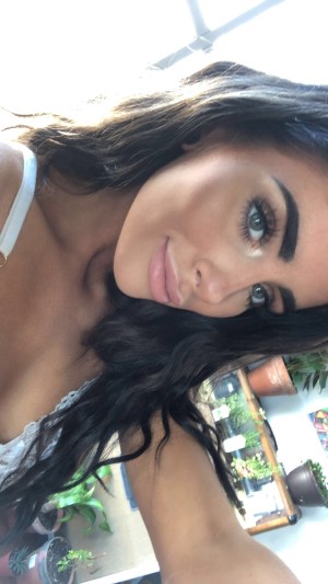 Naomi Woods Photo #141