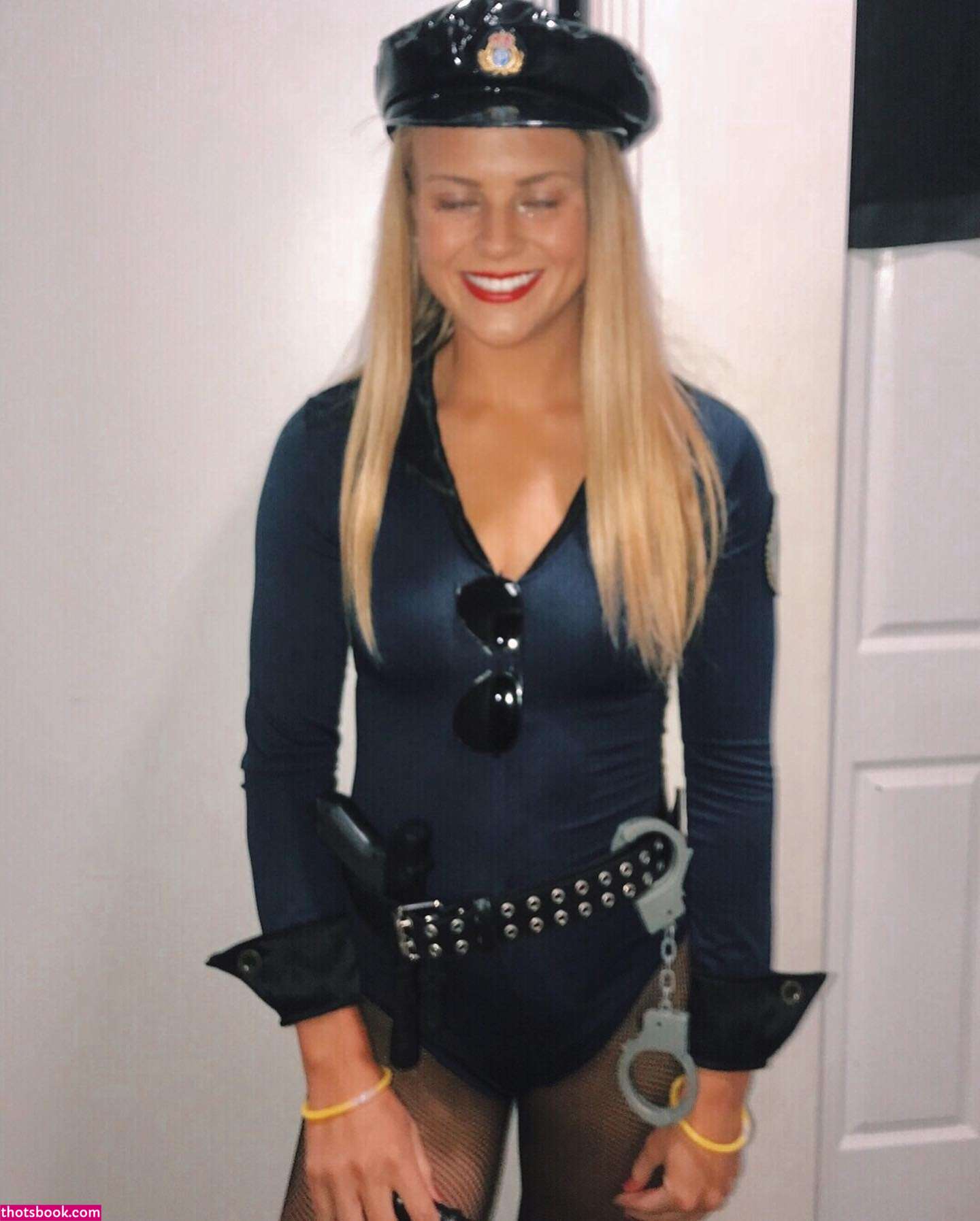 Phoebe Harris Photo #9