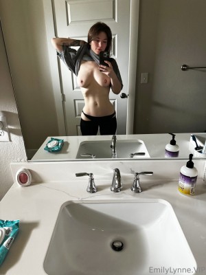 Emily Lynne Photo #443