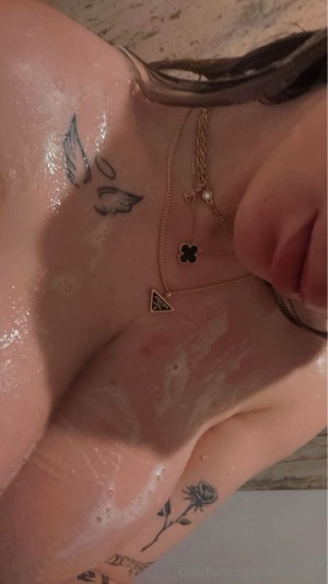 Kaitlyn Krems Photo #408