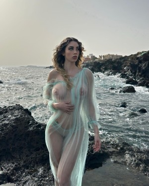 Eva Menta Photo #113