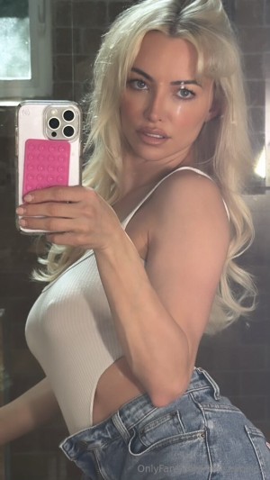 Lindsey Pelas Photo #967