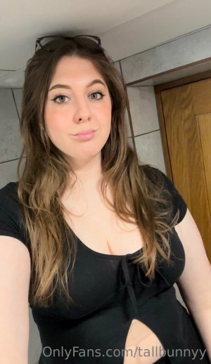 Katie Woolls Photo #9