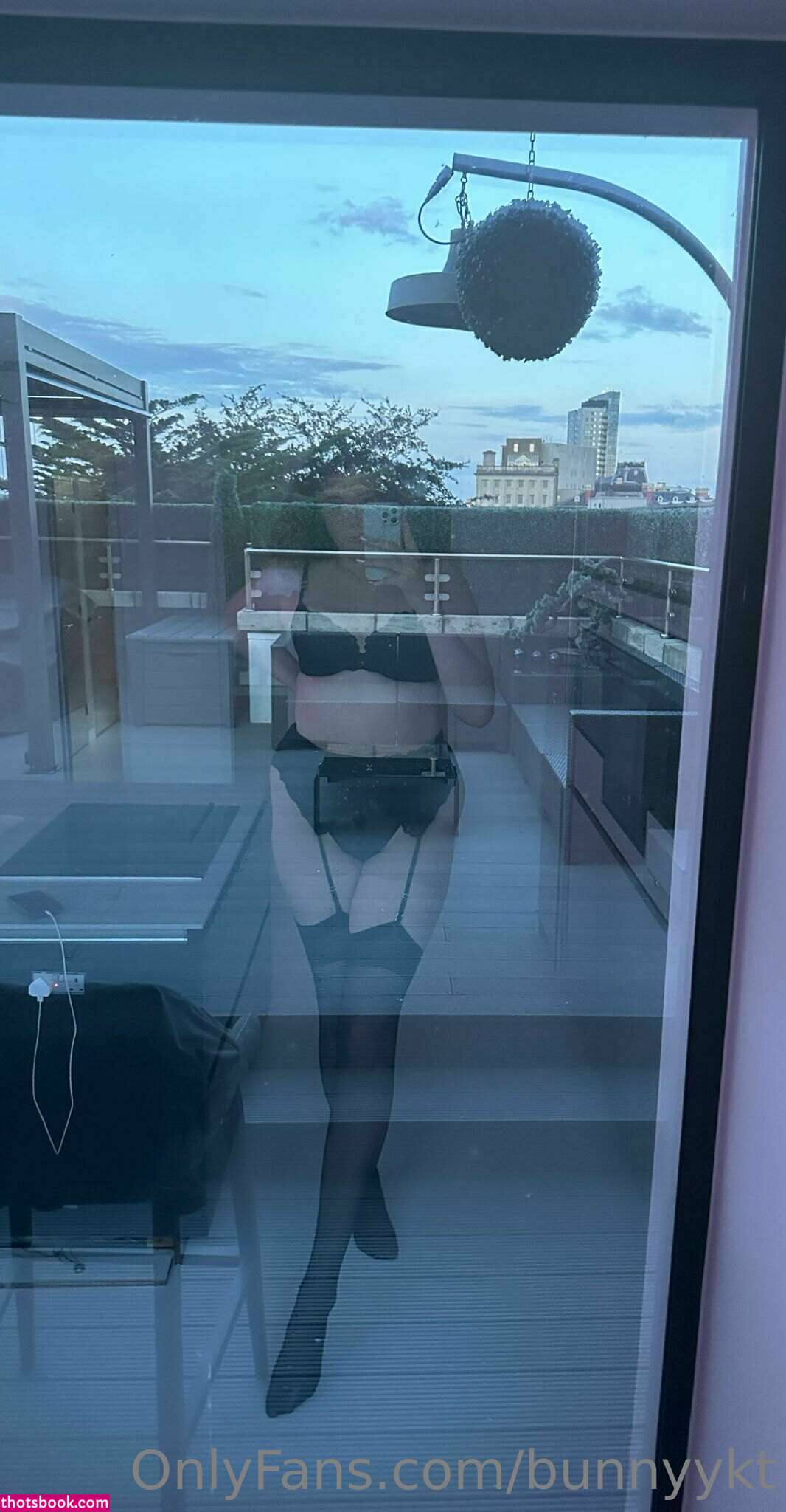 Katie Woolls Photo #42