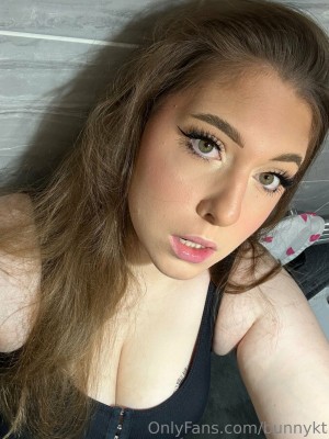 Katie Woolls Photo #79