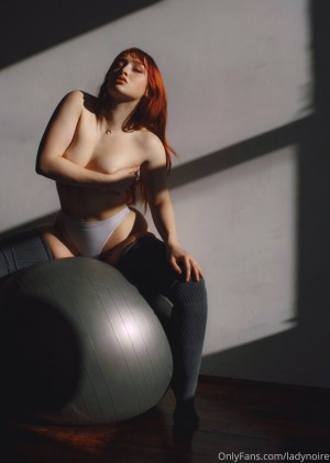 Lady Noire Photo #33